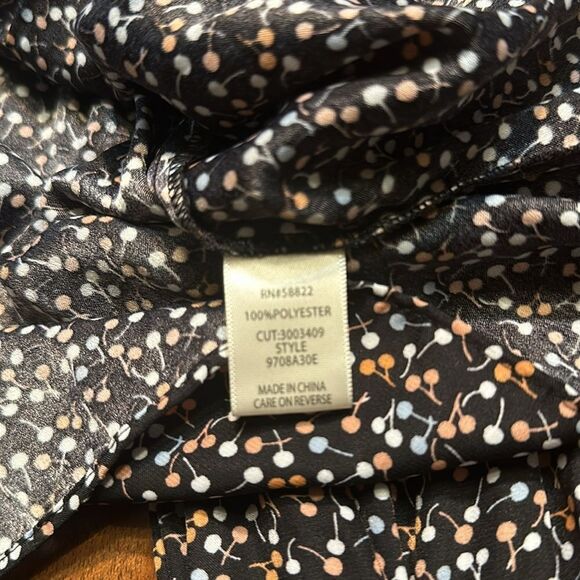 Max studio blouse M (400) - Picture 7 of 9